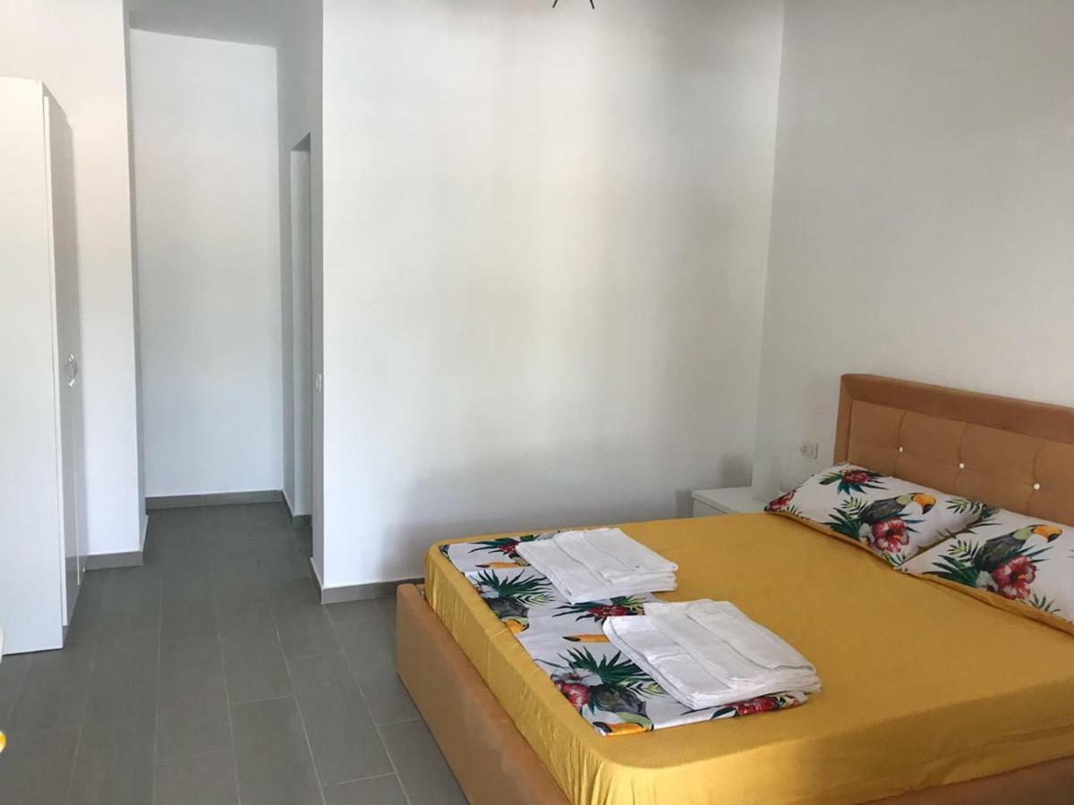 VlorëBregu D.Etit.住宿加早餐旅馆 外观 照片
